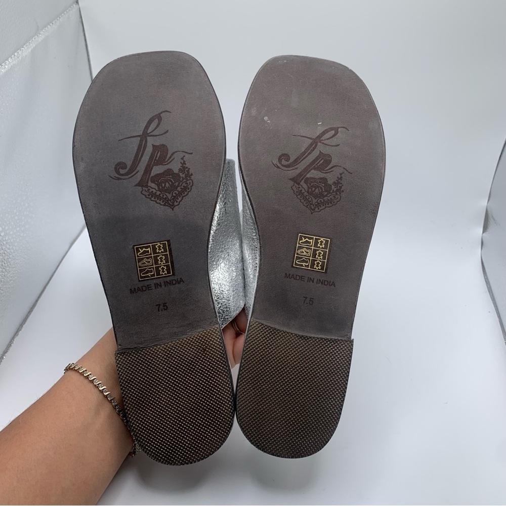 NIB Free People Mila Minimal Flat Sandal Women's size 7.5 silver metallic 1407 - Picture 9 of 10